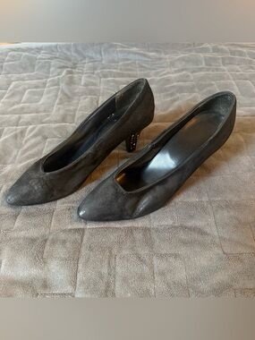 Vintage 90s Black suede pointed toe pumps with rainbow studded heel size 7